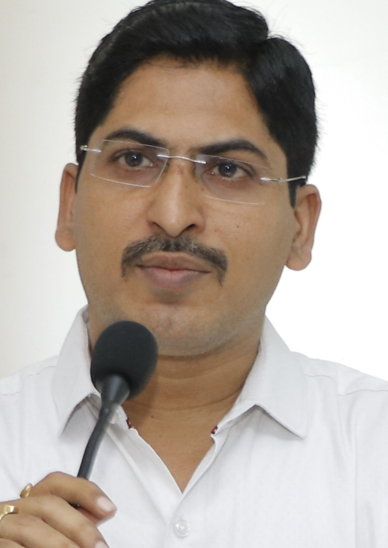 Dr Ninad Naik Best Ayurvedic Doctor